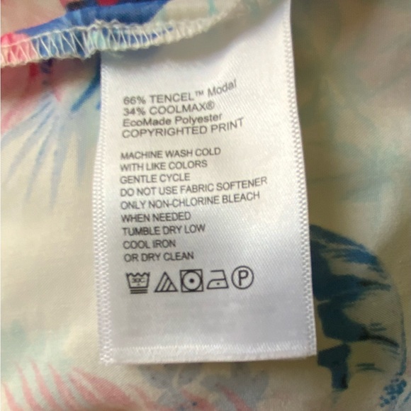 Tommy Bahama Hawaiian Button down shirt - Picture 4 of 5